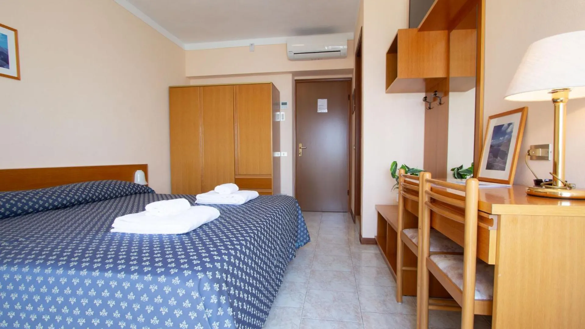 Hotel Benacus Torri del Benaco Italia
