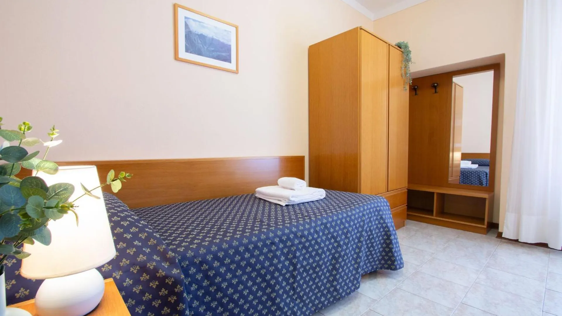 Hotel Benacus Torri del Benaco 3*,  Italia