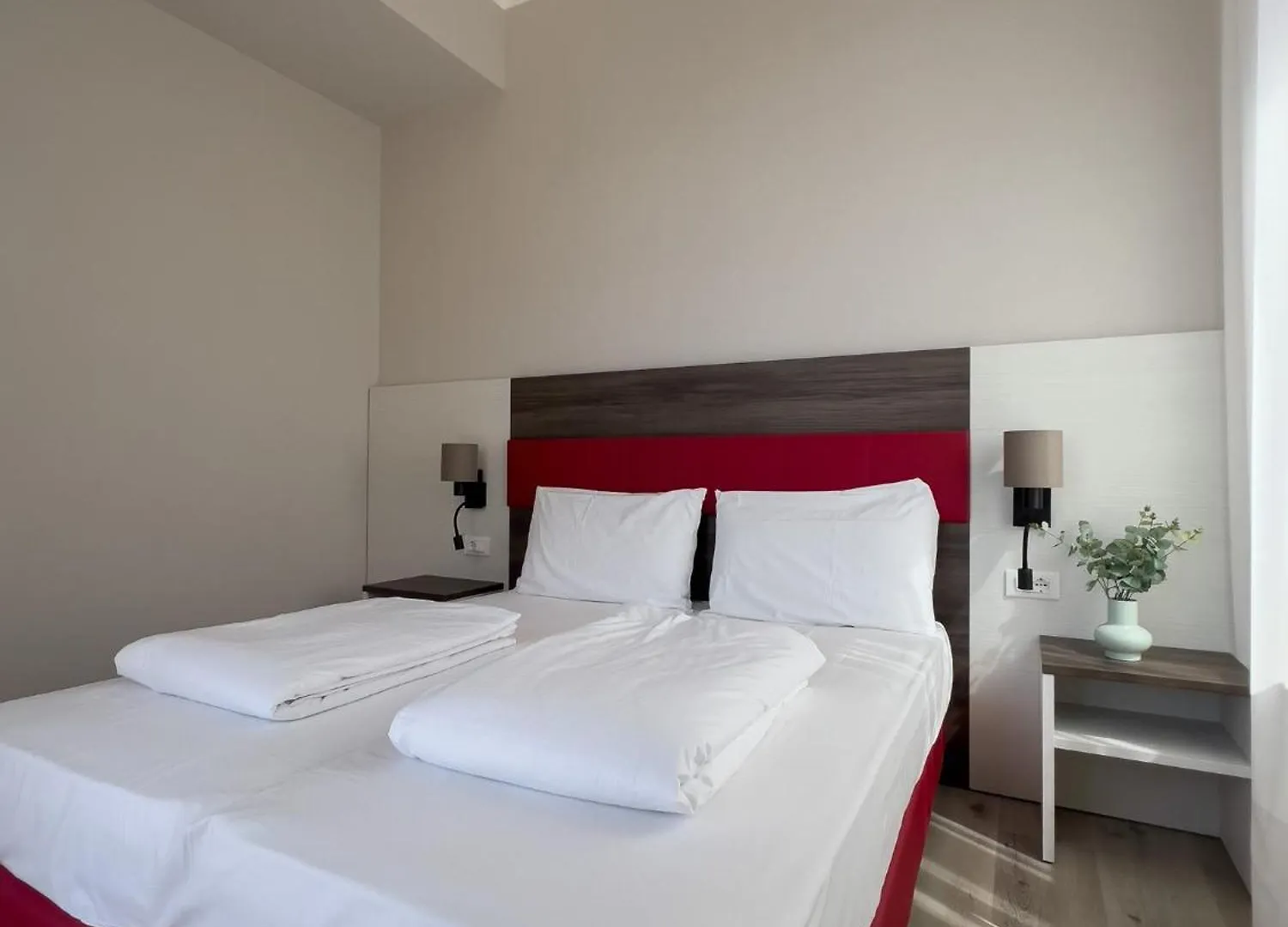 Hotel Benacus Torri Del Benaco