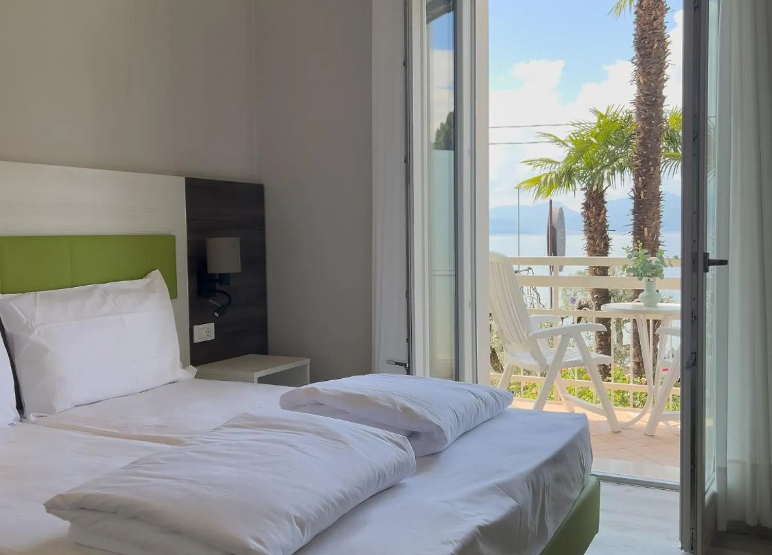 Hotel Benacus Torri Del Benaco