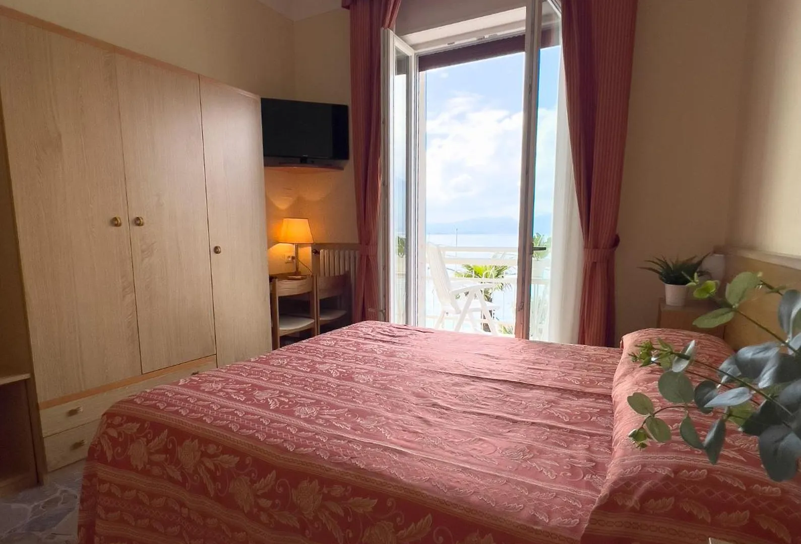 ***  Hotel Benacus Torri Del Benaco Italien