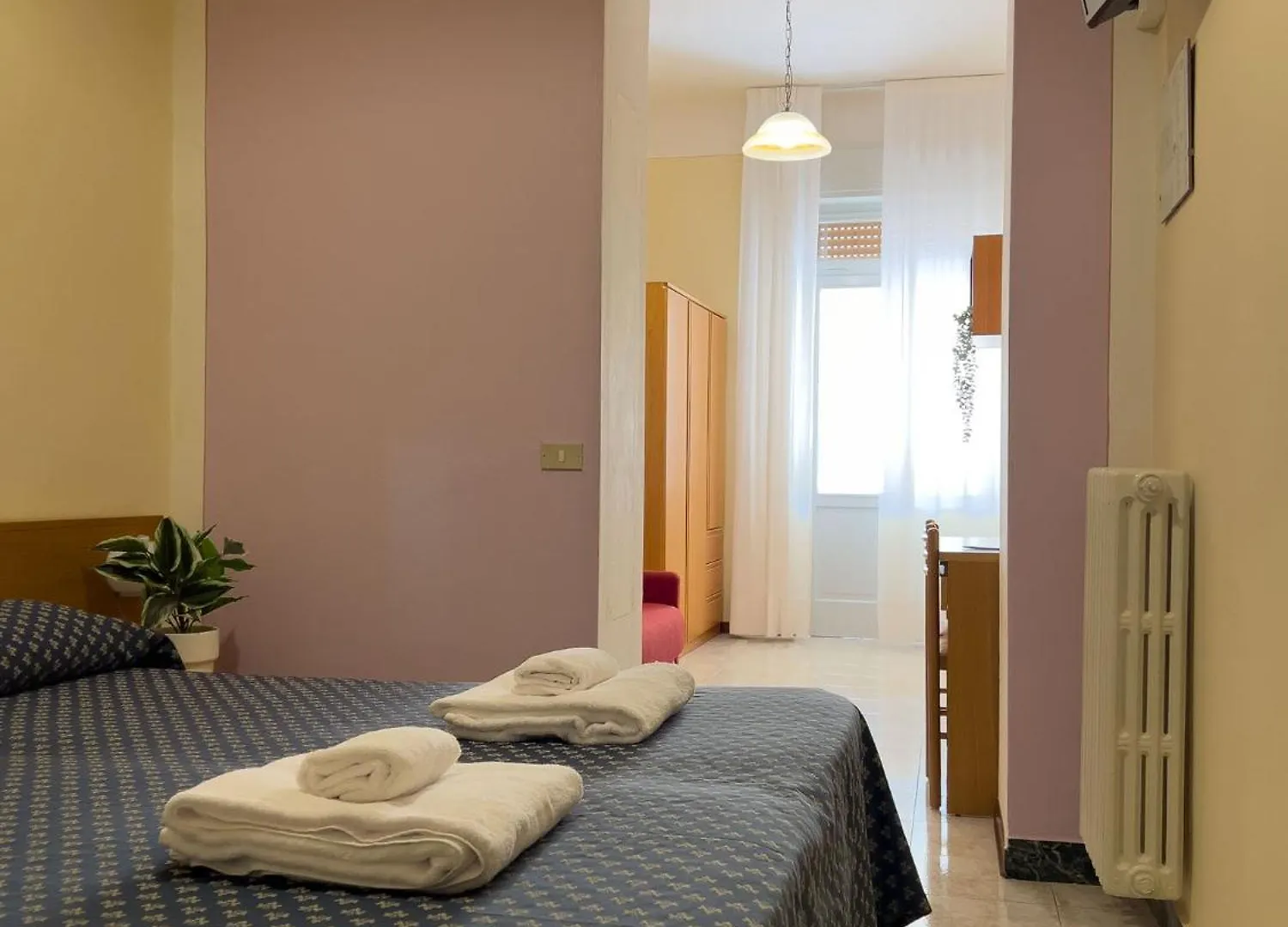 Hotel Benacus Torri Del Benaco 3*,  Italien