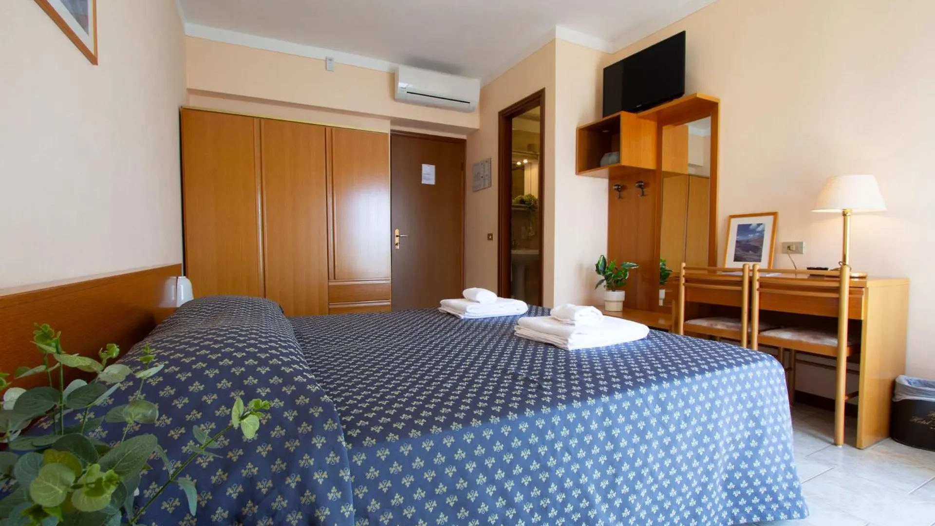 ***  Hotel Benacus Torri Del Benaco Italien