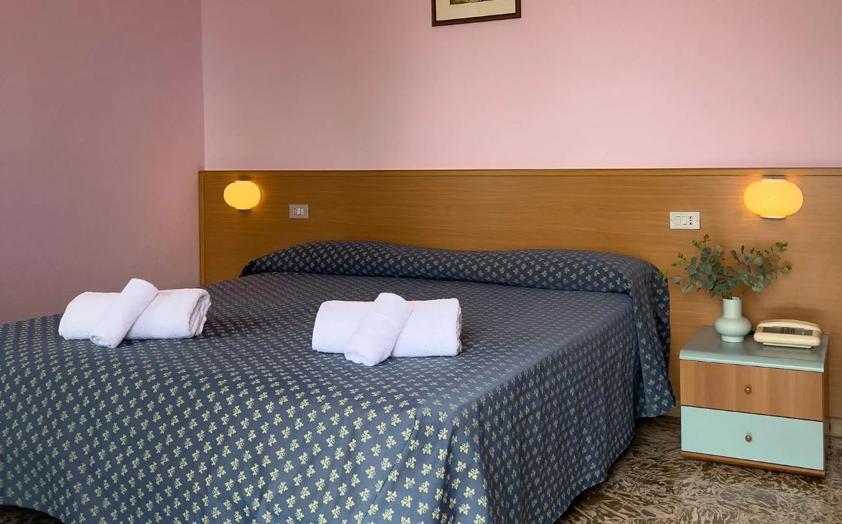 Hotel Benacus Torri Del Benaco 3*,  Italien