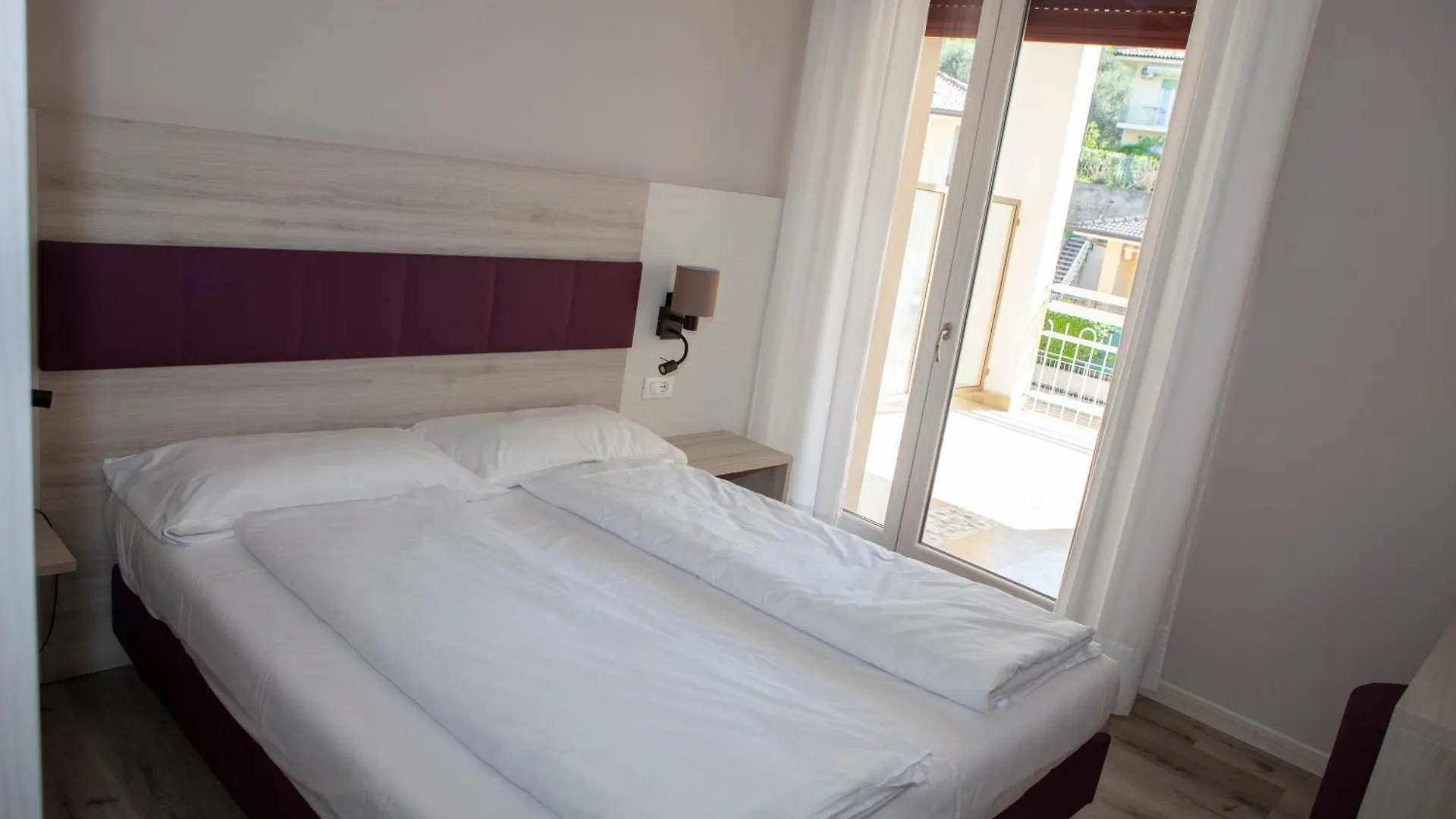 Hotel Benacus Torri Del Benaco